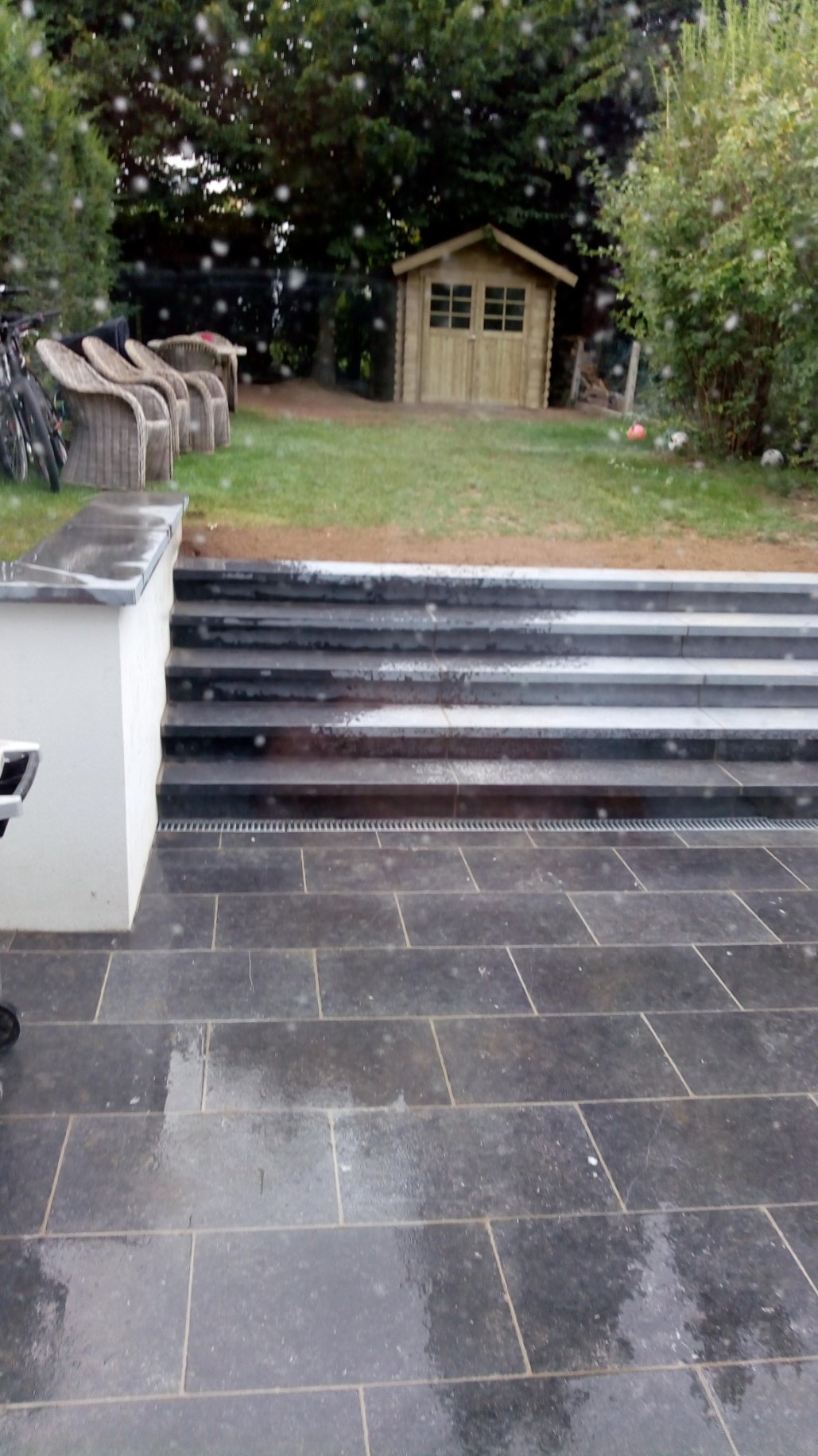 Terrasse et escalier en pierre bleue